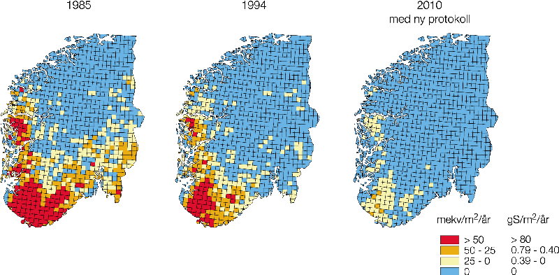 Figur 8.6 Tålegrenseutviklingen i Sør-Norge. Overskridelse
 av tålegrenser for forsuring i Norge i 19851)
  og
 i 19942)
 , samt forventet overskridelse når den
 nye protokollen virker i år 2010. Gult, oransje og rødt angir
 områder med overskridelse og ...