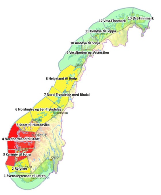 Bildet viser et norgeskart som er delt inn i soner med farger som viser ny fargelegging i trafikklyssystemet for havbruk.