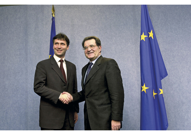 Figur 9.1 Statsminister Jens Stoltenberg møter Kommisjonens president Romano Prodi i februar 2001. 