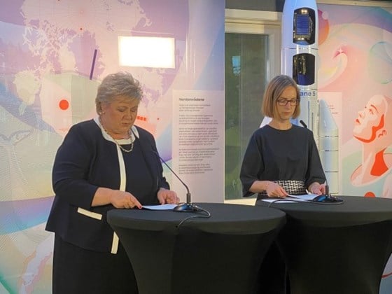 Statsminister Erna Solberg og næringsminister Iselin Nybø på pressekonferansen om Andøya Space. 