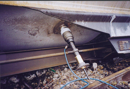 Figur 3.20 Ventil som ble sveiset på for å tappe propan
 fra tanken på vogn 1