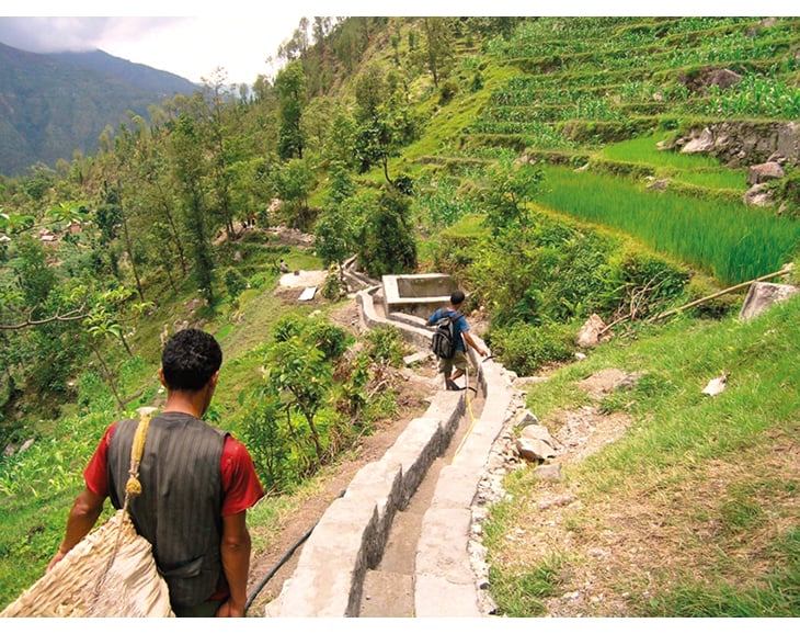 Figur 4.5 Nepal, Kaleri landsby. En av ringvirkningene fra Statkrafts investering er utbygging av irrigasjon til lokalt jordbruk for denne landsbyen. Om lag 30 hushold drar nytte av dette. 

