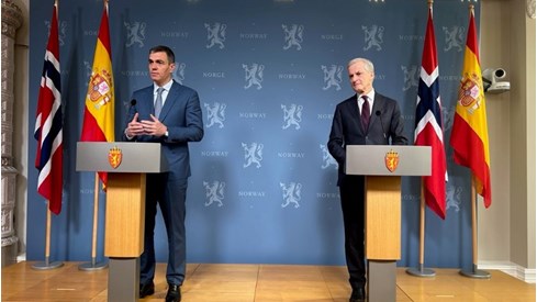Statsminister Jonas Gahr Støre møter Spanias statsminister Pedro Sánchez