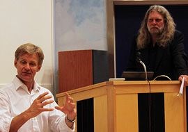Jan Egeland og Arne O. Holm, sekretær for UDs nordområdeutvalg. Foto: Kari Aasjord White, Norsk