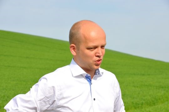 Landbruks- og matminister Trygve Slagsvold Vedum på Nes i Akershus