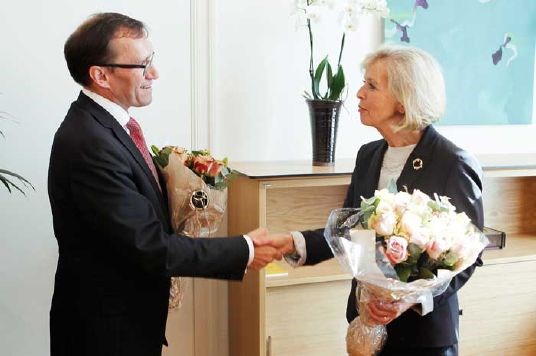 Espen Barth Eide overlot ansvaret for Forsvarsdepartementet til Anne-Grete Strøm-Erichsen
