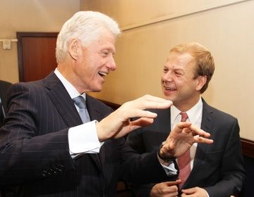 Utviklingsminister Heikki Holmås møtte Bill Clinton i New York 23.09.12. Foto: UD/Svein Bæra