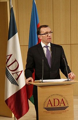 Utenriksminiser Espen Barth Eide i Baku.