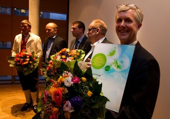 Alle de nominierte til BU-prisen 2012 med vinner Gunnar Hillestad i forkant.