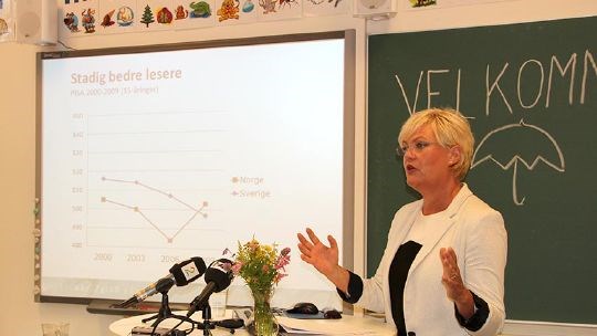 Kunnskapsminister Kristin Halvorsen under pressekonferansen på Uranienborg skole
