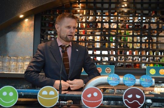 - Vi må forebygge mer og føre en politikk som begrenser skadene av alkoholbruk, sier helse- og omsorgsminister Bent Høie.