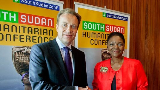 Utenriksminister Børge Brende og Valerie Amos, OCHA ved giverlandskonferansen for Sør-Sudan i Oslo 20. mai 2014
