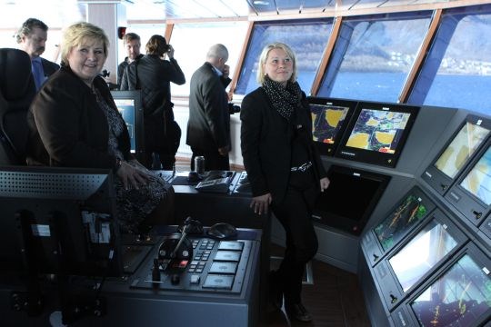 Statsminister Erna Solberg og næringsminister Monica Mæland lanserer maritim strategi i Ålesund.