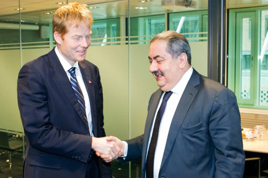 Statssekretær Pål K. Lønseth og Iraks utenriksminister Hoshyar Zebari. (Foto: JD)