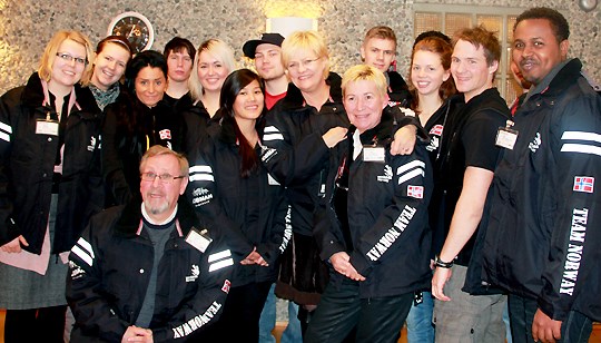 Kristin Halvorsen sammen med deltakerne til Yrkes-EM