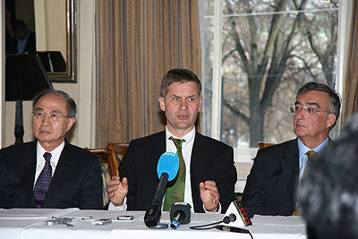 Minister of International Development, Mr. Solheim (middle)