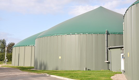 Maisbasert biogassanlegg i Tyskland.