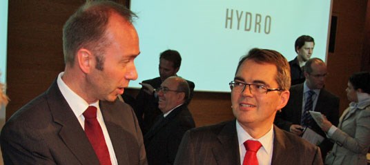 Minister Trond Giske (left) and Svein Richard Brandtzæg (CEO).