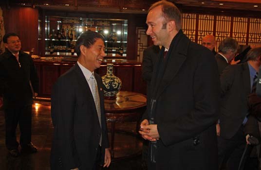 Foto: Visehandelsminister Yi Xiaozhun og nærings- og handelsminister Trond Giske