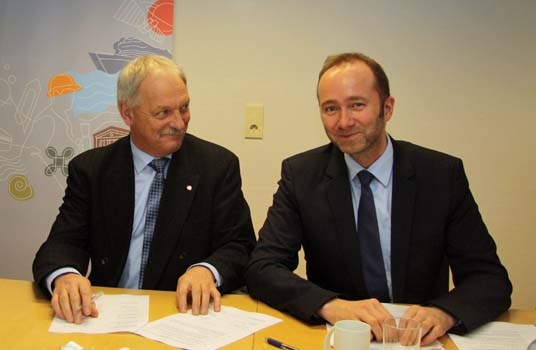 Fylkesrådsleder Odd Eriksen signerte på vegne av Nordland fylkeskommune.