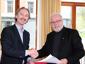 Ekspedisjonssjef Geir O. Pedersen og generalsekretær i Kirkens Nødhjelp, Atle Sommerfeldt