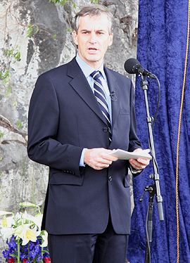 Fra avduking av Marshall-statue 16.06.08. Foto: de Brisis/UD