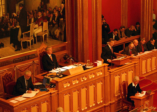 Utenriksminister Støre holder sin utenrikspolitiske redegjørelse i Stortinget. Foto: Petter Foss, UD