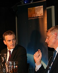 To engasjerte utenriksministere i diskusjon om EU. Foto: UD