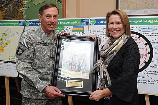 General Petraeus og Defence Minister Faremo. - Foto: COMISAF, Lorie Jewell