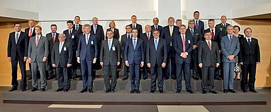 NATOs forsvarsministre på møtet i Brussel 9. oktober