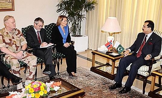 Forsvarsminister Faremo møtte Pakistans statsminister, Yousuf Raza Gilani. - Foto: Forsvarsdepartementet