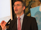 Statsminsiteren holder sitt innlegg på Kontaktkonferansen. Foto: SMK