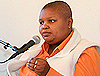 Fikile Vilakazi fra Coalition of African Lesbians ga Erik Solheim råd om hvordan norsk utviklingspolitikk kan hjelpe til i kampen for homofiles rettigheter. Foto: Pierre de Brisis, UD