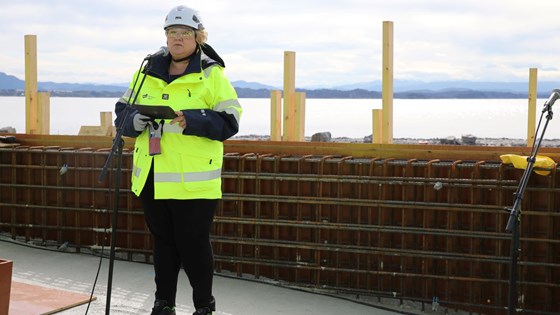 Statsminister Erna Solberg taler på åpningen av Northern Lights Øygarden