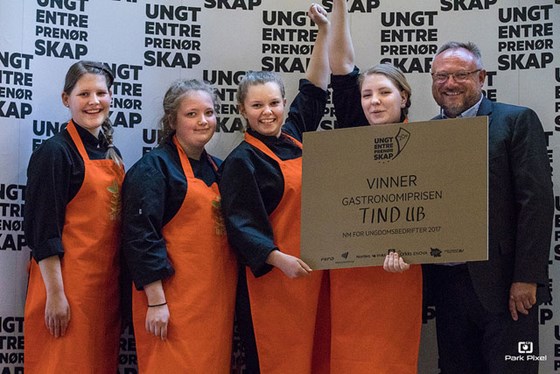 Vinnere av Gastronomiprisen 2017 Tind UB fra Brønnøysund vgs i Nordland.