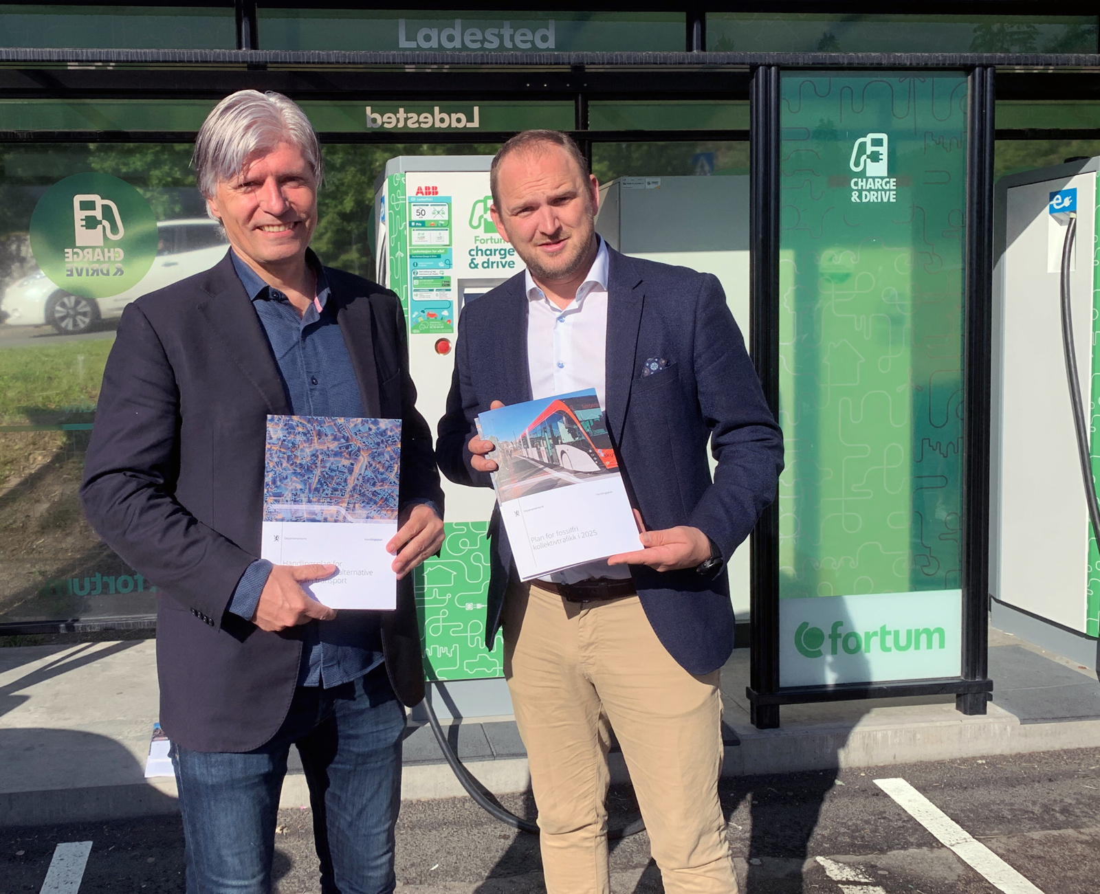 Statsrådene Elvestuen og Dale