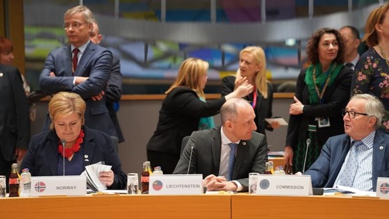 Statsminister Erna Solberg er på plass på toppmøte i EU.