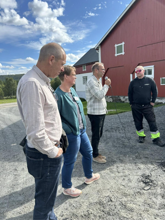 Besøk hos gårdbruker