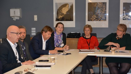 Bilde av noen av møtedeltakerne