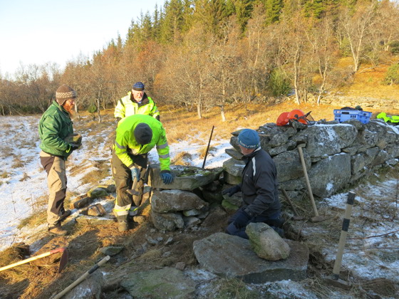 Tørrmuringskurs i Kvæfjord i Troms