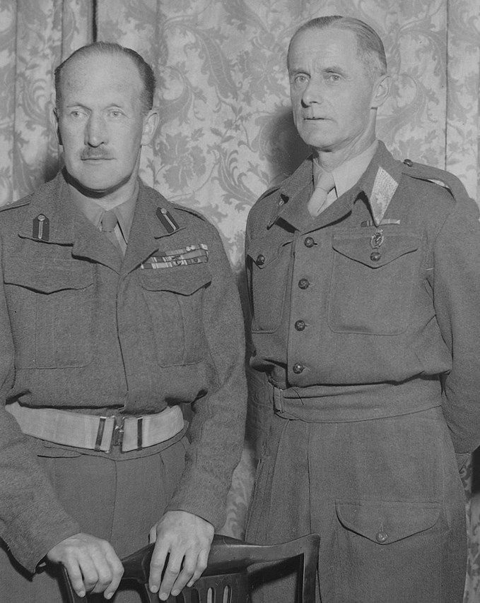 General Andrew Thorne og general Oscar Strugstad