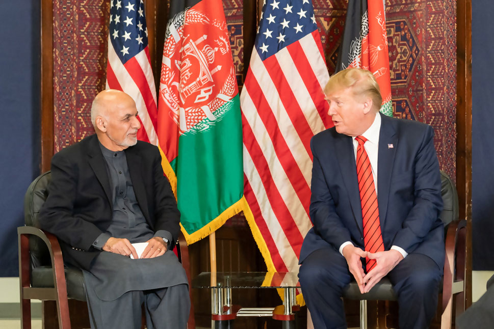 Figur 5.7 President Ghani og USAs president Donald Trump møttes på militærbasen Bagram 28. november 2019.