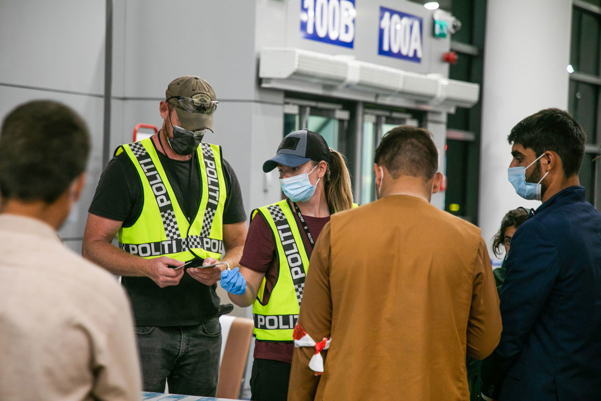 Figur 7.14 Personell fra politiet på flyplassen i Tbilisi.