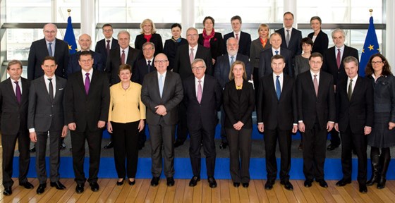 Kommissærene og visepresidentene i president Jean-Clade Junckers Europakommisjon. Foto: EU 2014