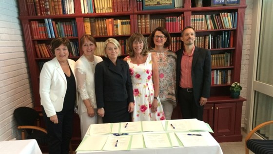 Næringsminister Monica Mæland, Virke, Frivillighet Norge, Ideelt Nettverk og KS Bedrift signerte samarbeidsavtale. 