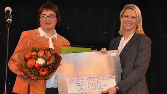 Prisvinner Kirsten Winge og landbruks- og matminister Sylvi Listhaug.