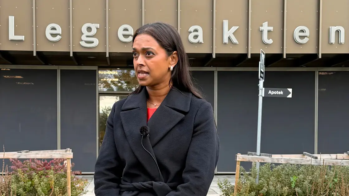 Samferdselsminister Kamzy Gunaratnam foran Oslo skadelegevakt