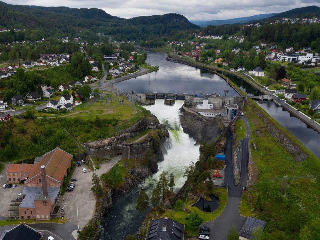 Oversiktsbilete tatt fra lufta av Tinfos, Notodden.