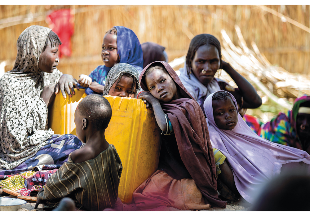 Figur 2.3 FN anslår at det finnes 2,4 millioner internt fordrevne mennesker i regionen rundt Tsjadsjøen, derav 1,5 millioner barn. 10,7 millioner har akutt behov for humanitær hjelp. Rundt 25 prosent av alle barn som ikke går på skole i verden i dag, befinner ...
