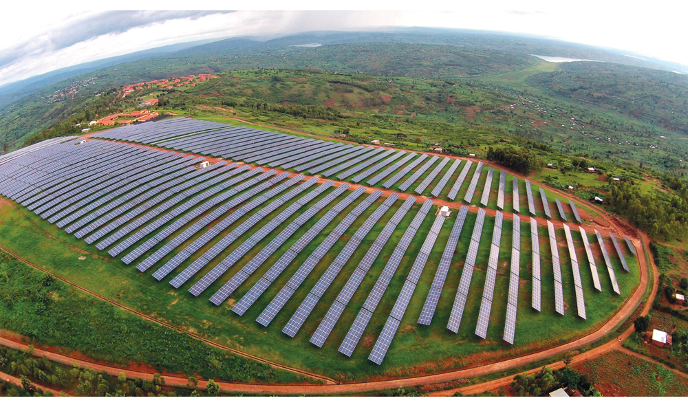 Figur 5.4 Norfunds partnerskap med det norske solkraftselskapet Scatec Solar har bidratt til økt elektrisitetstilgang og nye arbeidsplasser. Her fra kraftverket utenfor Kigali i Rwanda.
